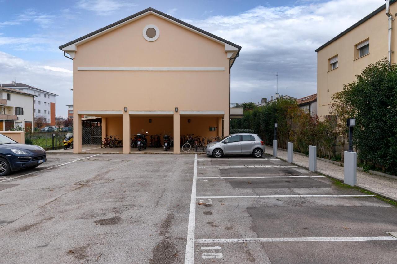 Elly'S Home Parcheggio Privato Ravenna Buitenkant foto